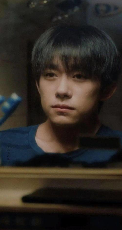 易烊千玺默默吃瓜爆料视频,揭秘娱乐圈不为人知的一面 第2张 易烊千玺默默吃瓜爆料视频,揭秘娱乐圈不为人知的一面 第2张