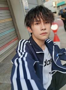 易烊千玺默默吃瓜爆料视频,揭秘娱乐圈不为人知的一面 第3张 易烊千玺默默吃瓜爆料视频,揭秘娱乐圈不为人知的一面 第3张